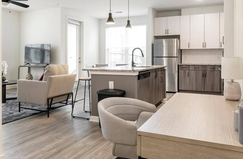 Mableton Apartment | Landing | Amazing 3BD, Rooftop Lounge, Pool
