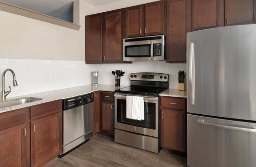 Washington Ave./ Memorial Park Apartment | Landing | Amazing Studio, Clubhouse, Gym