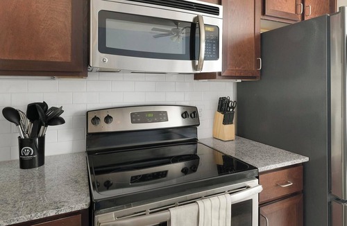 Washington Ave./ Memorial Park Apartment | Landing | Amazing Studio, Clubhouse, Gym