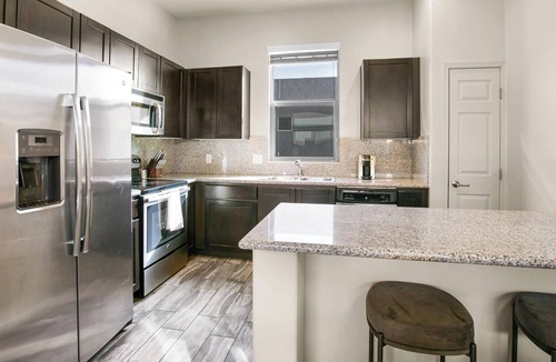 Tarpon Springs Apartment | Landing | Amazing 2BD, Clubhouse