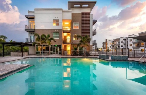 Tarpon Springs Apartment | Landing | Amazing 2BD, Clubhouse