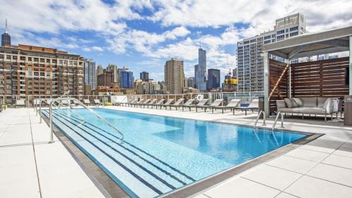 River North Apartment | Landing at NEXT - Studio in Near North Side