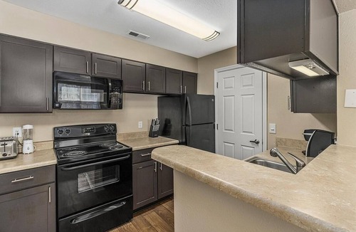 Ballwin Apartment | Landing at Reflection Cove Apartments - 1 Bedroom in Town And Country