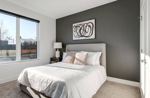 Blue Ash Apartment | Landing at The Approach at Summit Park - 3 Bedrooms in Downtown Blue Ash
