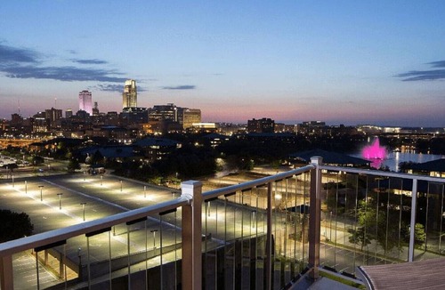 Southeast Omaha Apartment | Landing at The Breakers - 1 Bedroom in Downtown