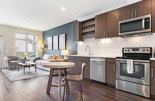 Tarpon Springs Apartment | Landing | Beautiful 2BD, Clubhouse, Gym