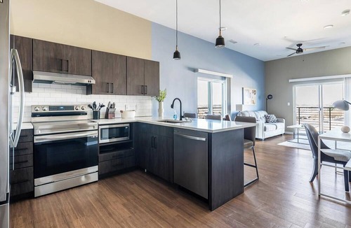 Springfield Apartment | Landing | Beautiful 1BD, Gym, Rooftop Lounge