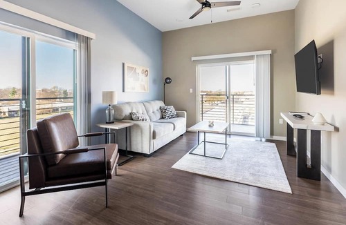 Springfield Apartment | Landing | Beautiful 1BD, Gym, Rooftop Lounge