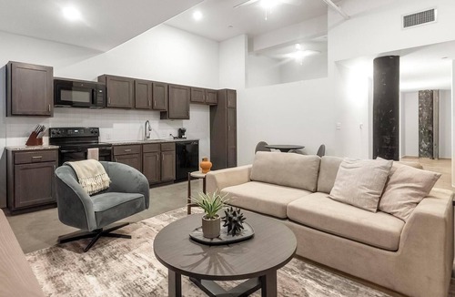 Downtown Memphis Apartment | Landing | Beautiful 1BD, Courtyard, Gym