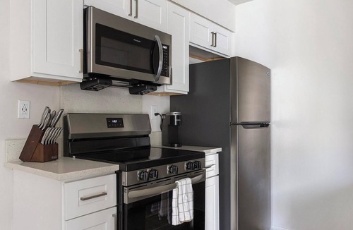 Dunedin Apartment | Landing | Beautiful 1BD, Gym