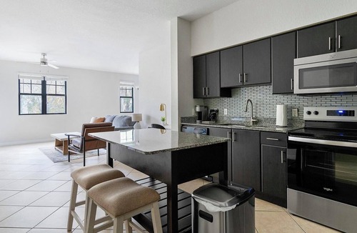 Miramar Apartment | Landing | Beautiful 1BD, Gym, Clubhouse