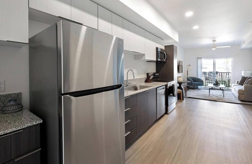 North Mountain Apartment | Landing | Beautiful 1BD, Gym, Pool