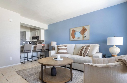 Maryvale Apartment | Landing | Beautiful 1BD in Maryvale Village