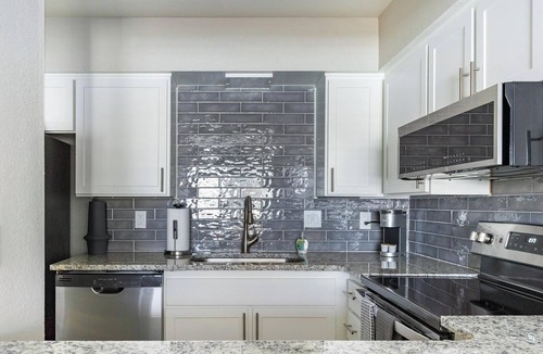 Maryvale Apartment | Landing | Beautiful 1BD in Maryvale Village