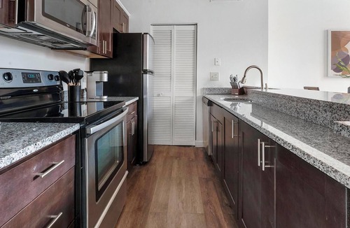 Downtown Baltimore Apartment | Landing | Beautiful 1BD, Gym, Courtyard
