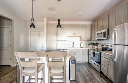Covington Apartment | Landing | Beautiful 1BD, Gym, Pool