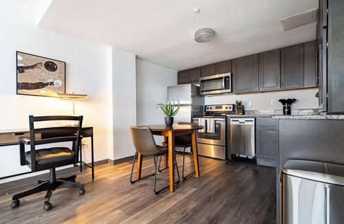 Downtown Hartford Apartment | Landing | Beautiful 1BD, Yoga Studio, Gym