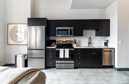 Downtown Hartford Apartment | Landing | Beautiful 1BD in Downtown Hartford