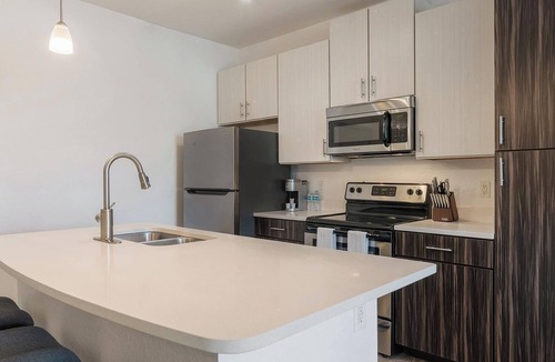 Fairvilla Apartment | Landing | Beautiful 1BD, Clubhouse, Gym