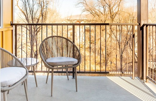 South Salt Lake Apartment | Landing | Beautiful 1BD, Pool, Courtyard