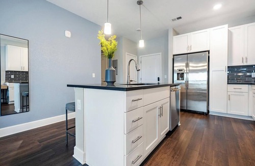 Interchange Square Apartment | Landing | Beautiful 1BD, Yoga Studio, Game Room