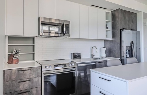 Washington Apartment | Landing | Beautiful 2BD, Courtyard, Pool