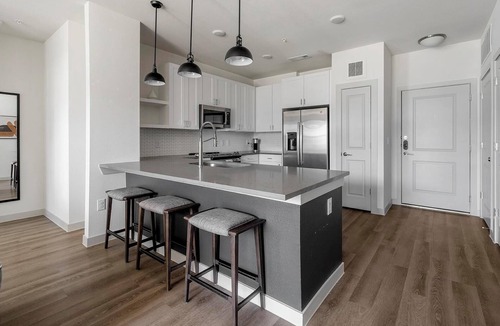 Lower Basin Lake Travis Apartment | Landing | Beautiful 2BD, Clubhouse, Gym