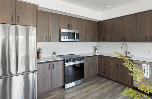 Crown Hill Apartment | Landing | Beautiful 2BD, Gym