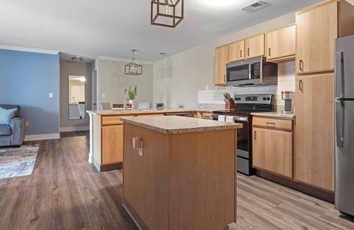 Eureka Apartment | Landing | Beautiful 2BD, Gym, Pool