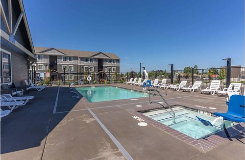 Molalla Apartment | Landing | Beautiful 2BD, Pool, Clubhouse