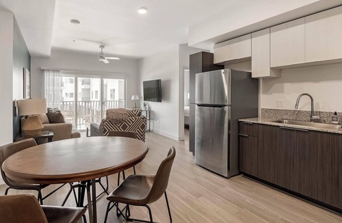 North Mountain Apartment | Landing | Beautiful 2BD, Pool, Gym