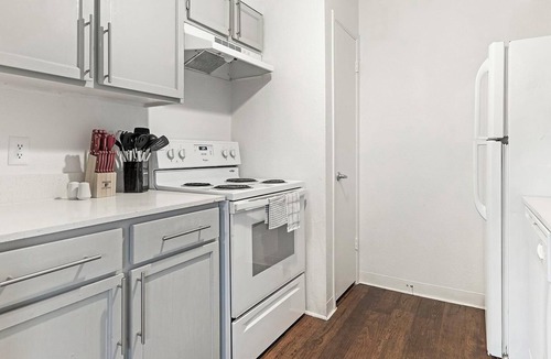Windsor Park Apartment | Landing | Beautiful 2BD, Pool, Gym