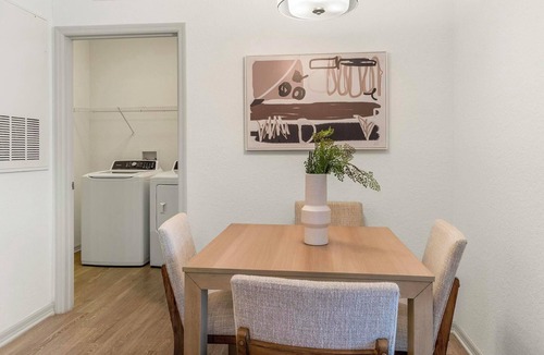 Fairvilla Apartment | Landing | Beautiful 2BD, Clubhouse, Gym