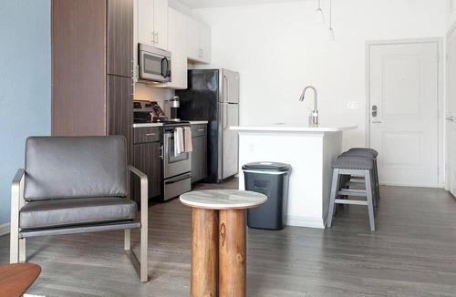 Fairvilla Apartment | Landing | Beautiful 2BD, Gym, Clubhouse