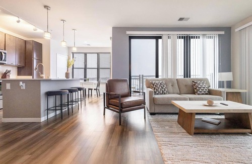Milwaukee Apartment | Landing | Beautiful 2BD, Clubhouse, Gym