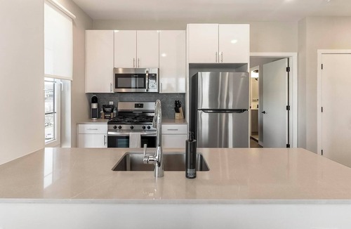 New Haven Apartment | Landing | Beautiful 2BD, Yoga Studio, Gym