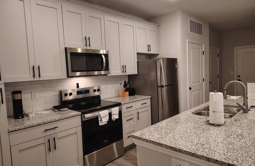 Newberry Apartment | Landing | Beautiful 2BD, Gym, Pool