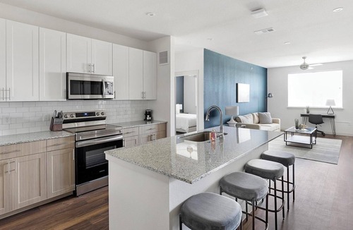 Fate Apartment | Landing | Beautiful 2BD, Clubhouse, Pool