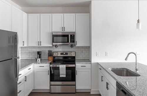 Athens Apartment | Landing | Beautiful 2BD, Yoga Studio, Pool