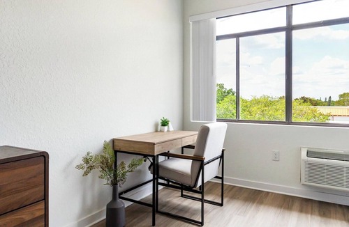 Golden Gate Apartment | Landing | Beautiful Studio, Yoga Studio, Courtyard