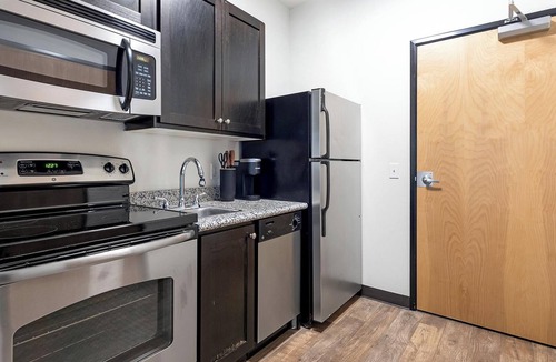 Pearl District Apartment | Landing | Beautiful Studio, Courtyard, Gym