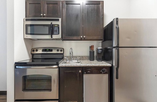 Pearl District Apartment | Landing | Beautiful Studio, Courtyard, Gym
