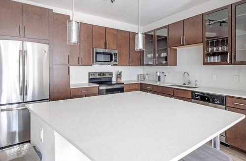 Woodland Heights Apartment | Landing | Beautiful Studio, Yoga Studio, Game Room