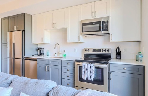 Ithaca Apartment | Landing | Beautiful Studio, Gym
