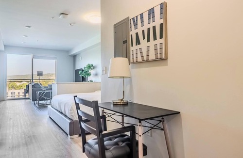 Ithaca Apartment | Landing | Beautiful Studio, Gym