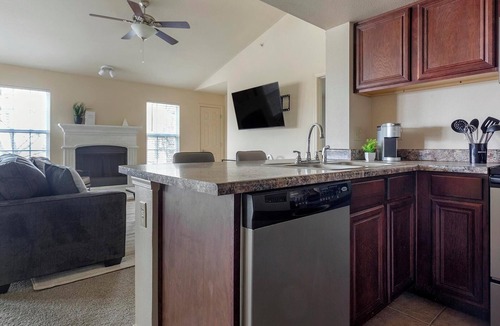 Broken Arrow Apartment | Landing | Beautiful 2BD, Pool, Gym