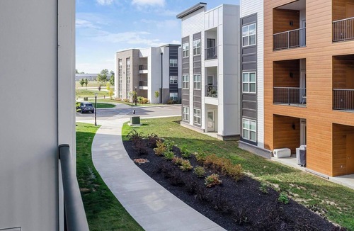 Cartersburg Apartment | Landing | Beautiful 2BD, Courtyard, Pool