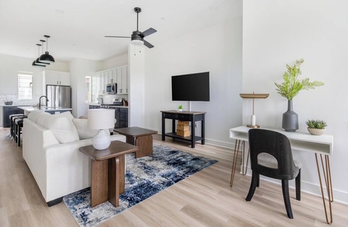 Lee's Summit Apartment | Landing | Beautiful 2BD in Lee's Summit