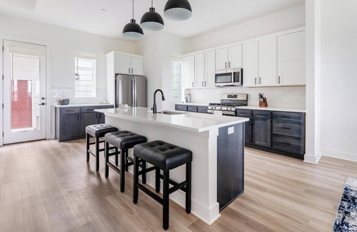 Lee's Summit Apartment | Landing | Beautiful 2BD in Lee's Summit