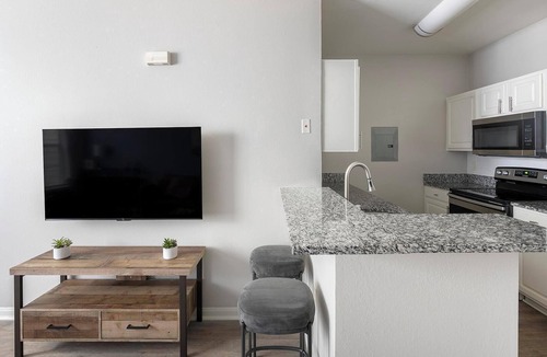 Murfreesboro Apartment | Landing | Beautiful 1BD, Clubhouse, Gym